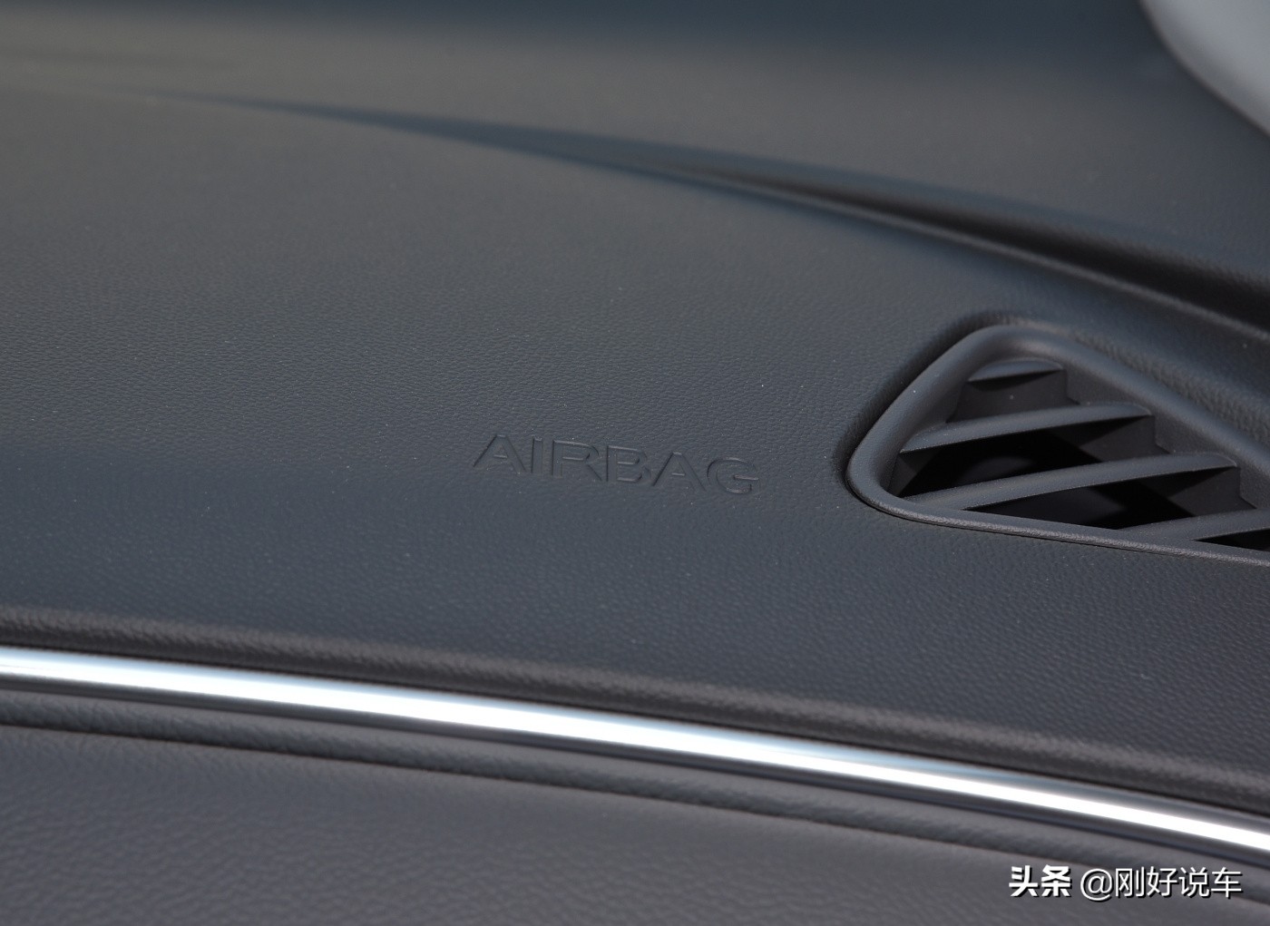 标致508跟迈锐宝xl哪个好,标致508和迈锐宝xl