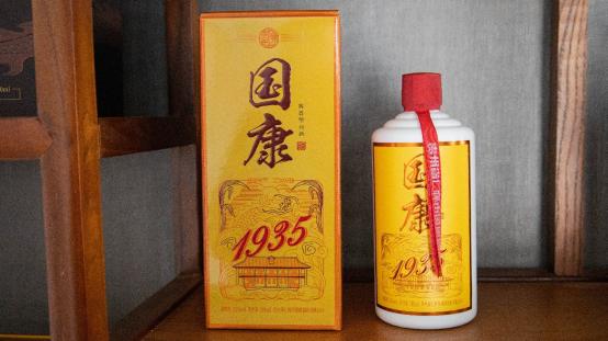 倒酒给别人时，对方对你“敲桌子”是在干啥？建议弄懂，别闹笑话