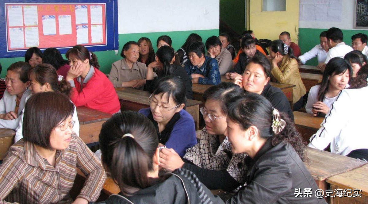 高校军训女生跳舞引争议当事人,高校女生跳舞被批判