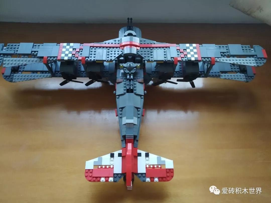 「爱砖MOC每日推送」用积木在现实中游玩战地1一战哥达式轰炸机