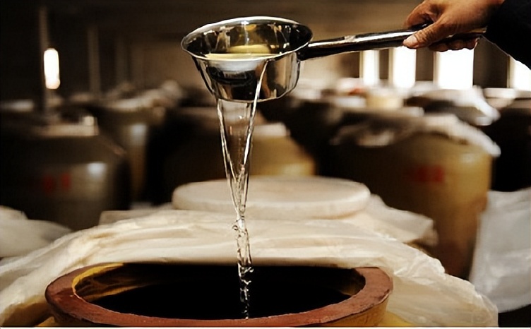 97年赖茅香港回归特制多少钱一瓶,赖茅1997香港回归特制多少钱