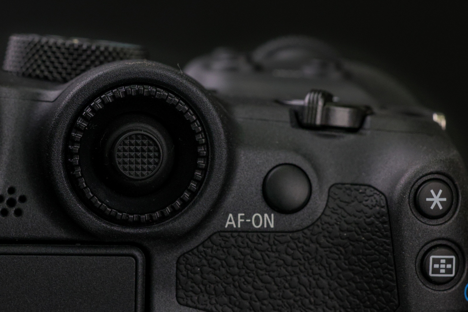 佳能eosr7目前值得买吗,佳能eosr7优缺点