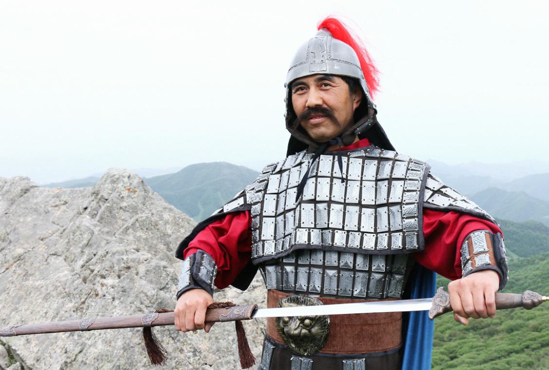 张俊为什么要跪在岳飞墓前,张俊和韩世忠谁厉害