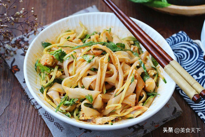 外面卖的凉皮是什么做的,外面买的凉皮还要煮吗