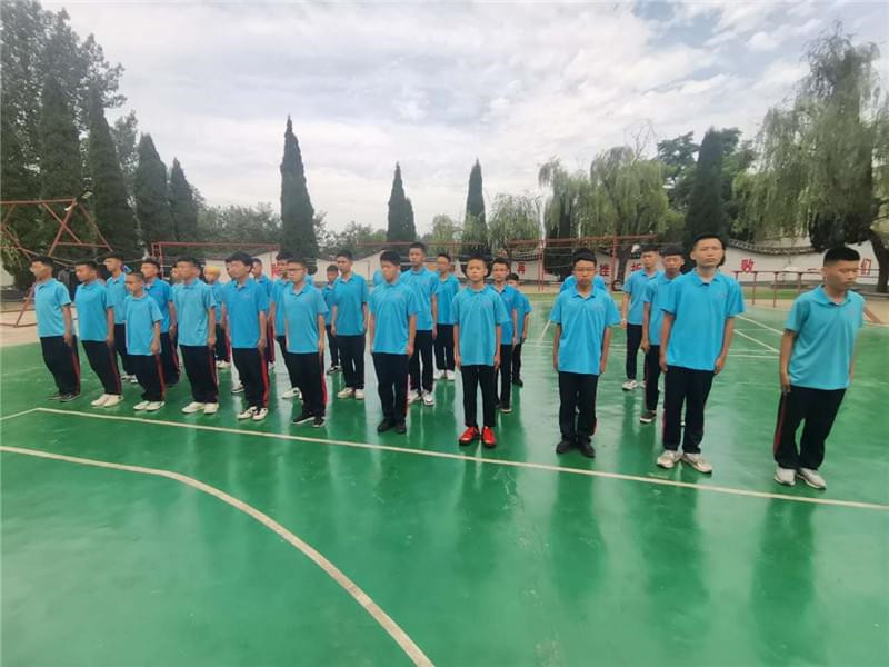 小孩厌学不想上学怎么办,13岁孩子厌学不想去学校