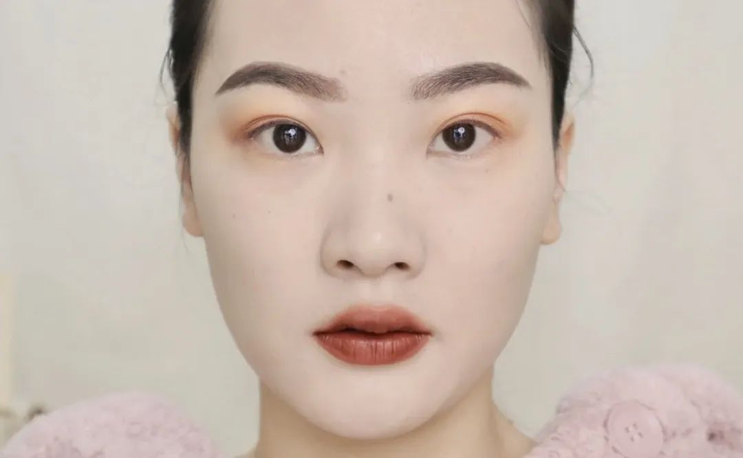 “素颜”和“化妆”穿同一件衣服有什么区别？看完我惊呆了