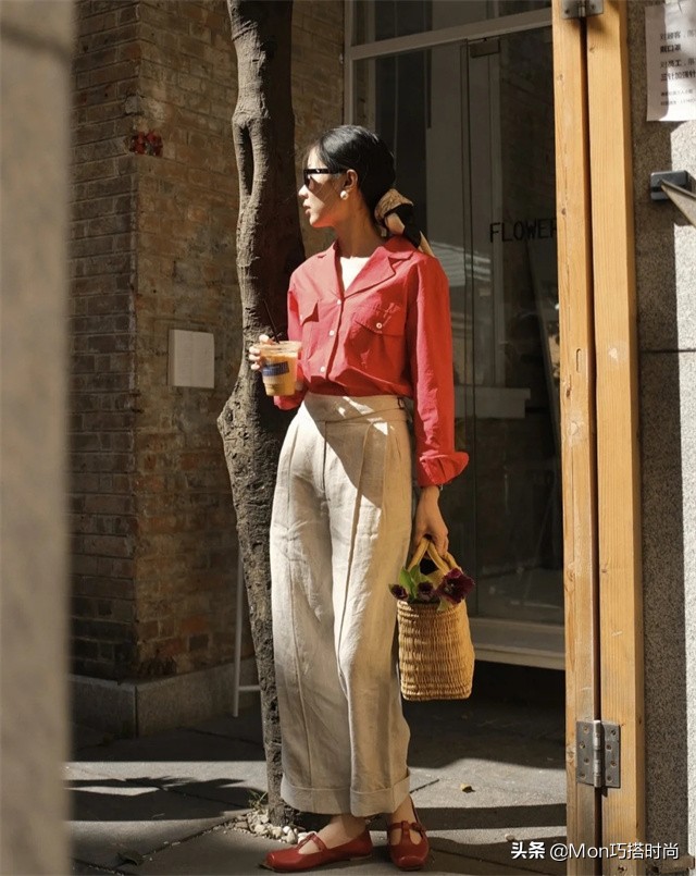 杏色直筒裤初秋穿搭,春秋黑色显瘦微喇小黑裤穿搭