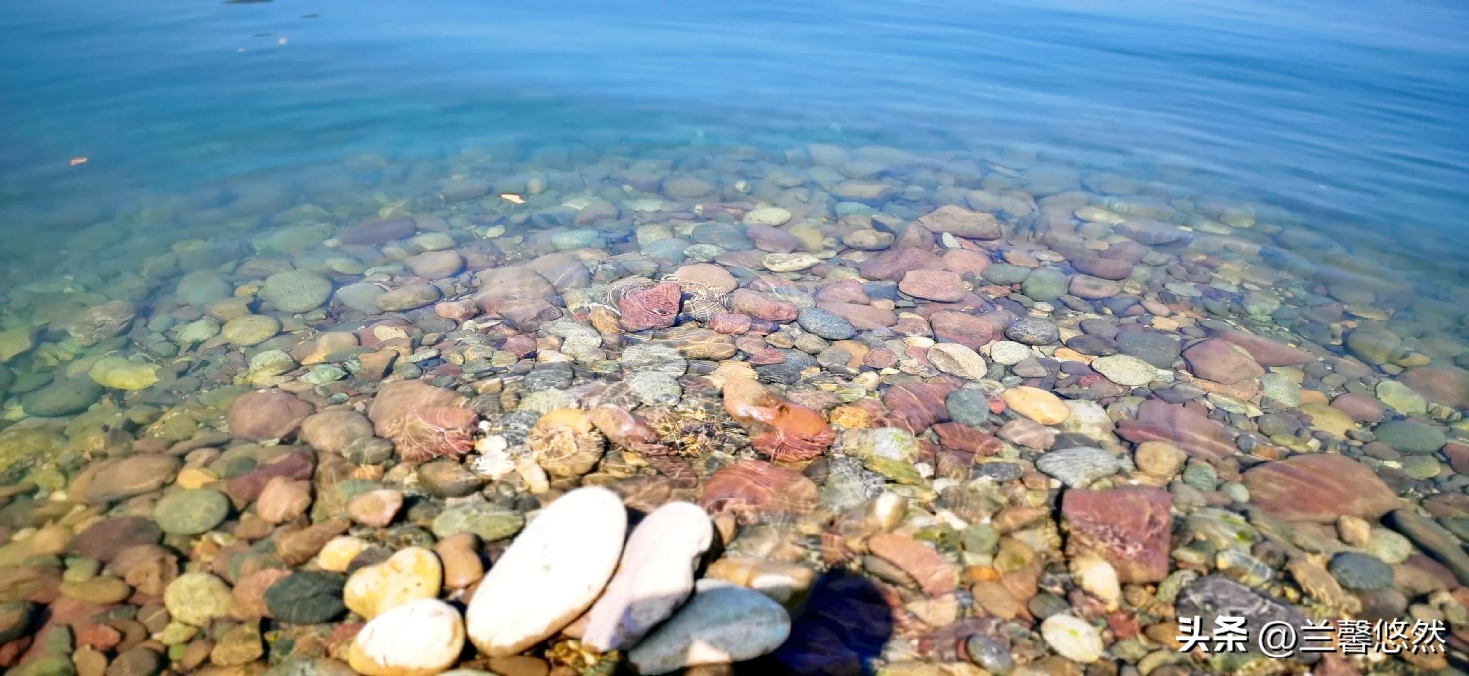 思茅港奇石,棋子湾的彩色石头