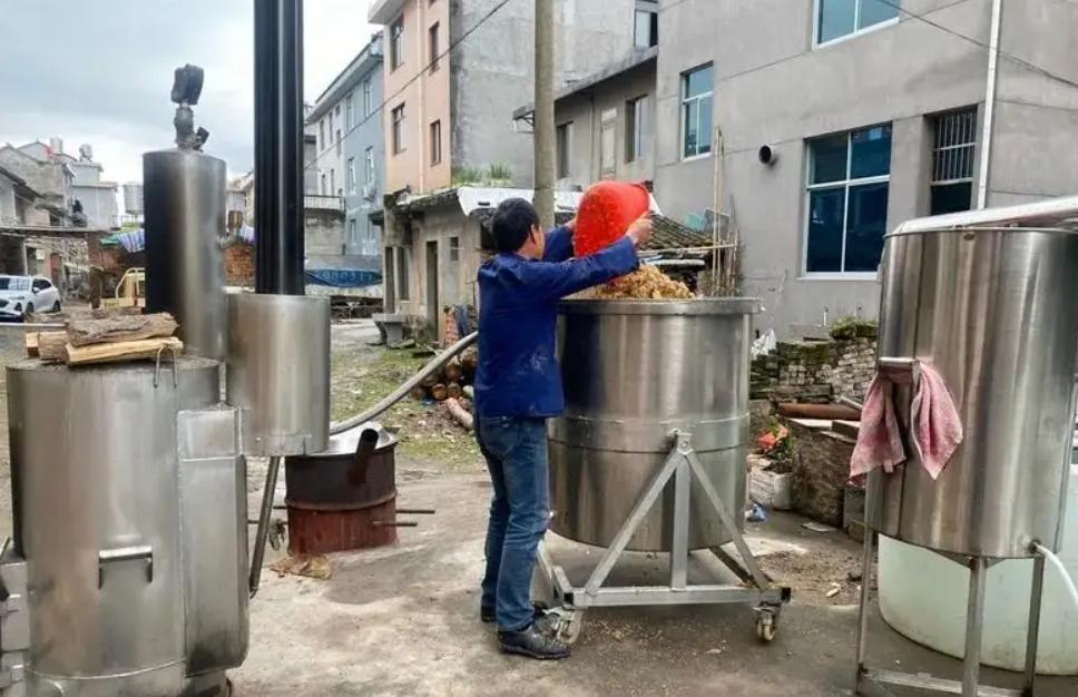 都是酒,都是酒为什么价格差距那么大