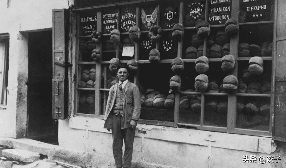 日军当着国军的面杀俘虏,日军侵华兽行