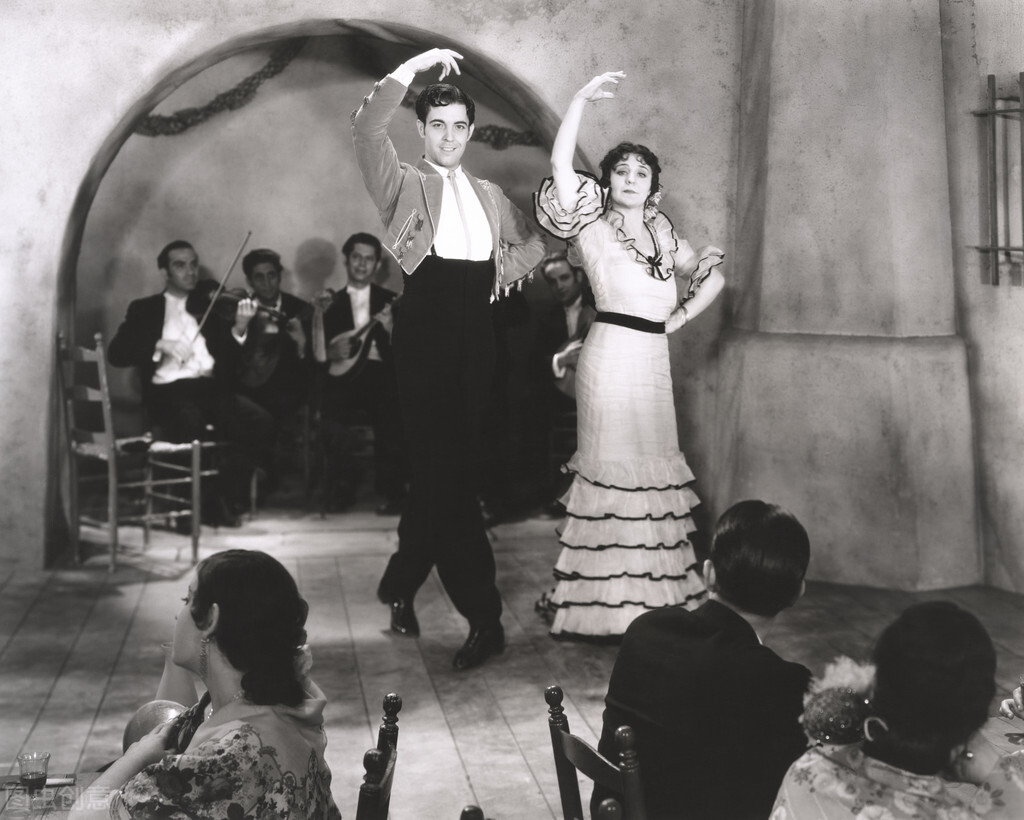 闺女上学谈恋爱怎么办,养女在家里没地位27岁不敢谈恋爱