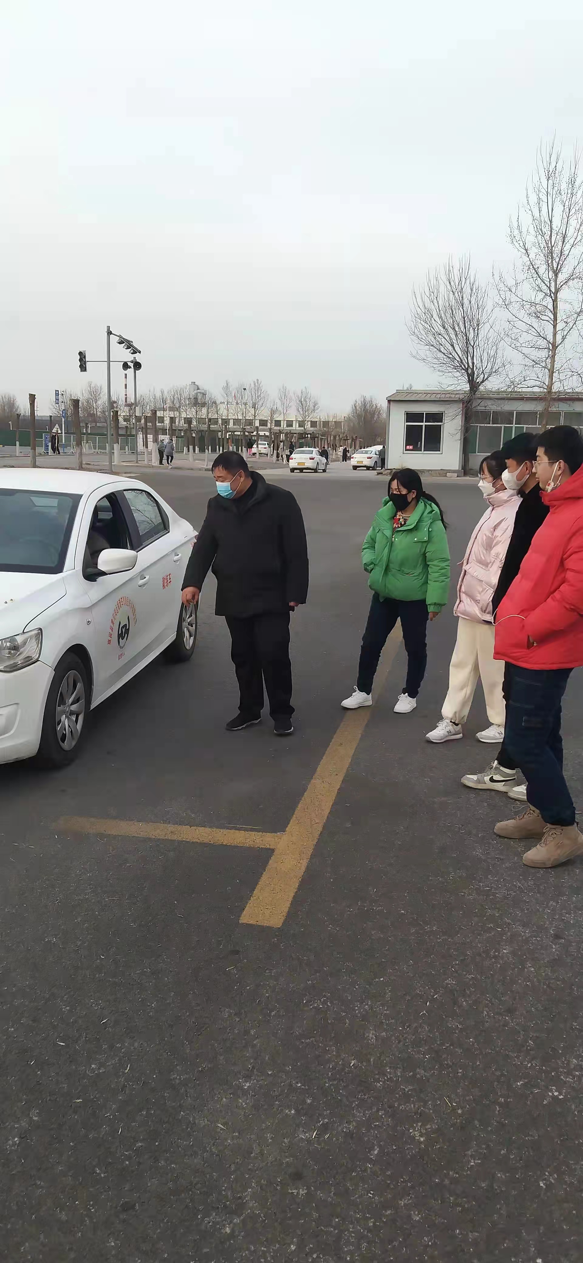 人勤春来早奋进正当时配图,人勤春来早奋进正当时出处