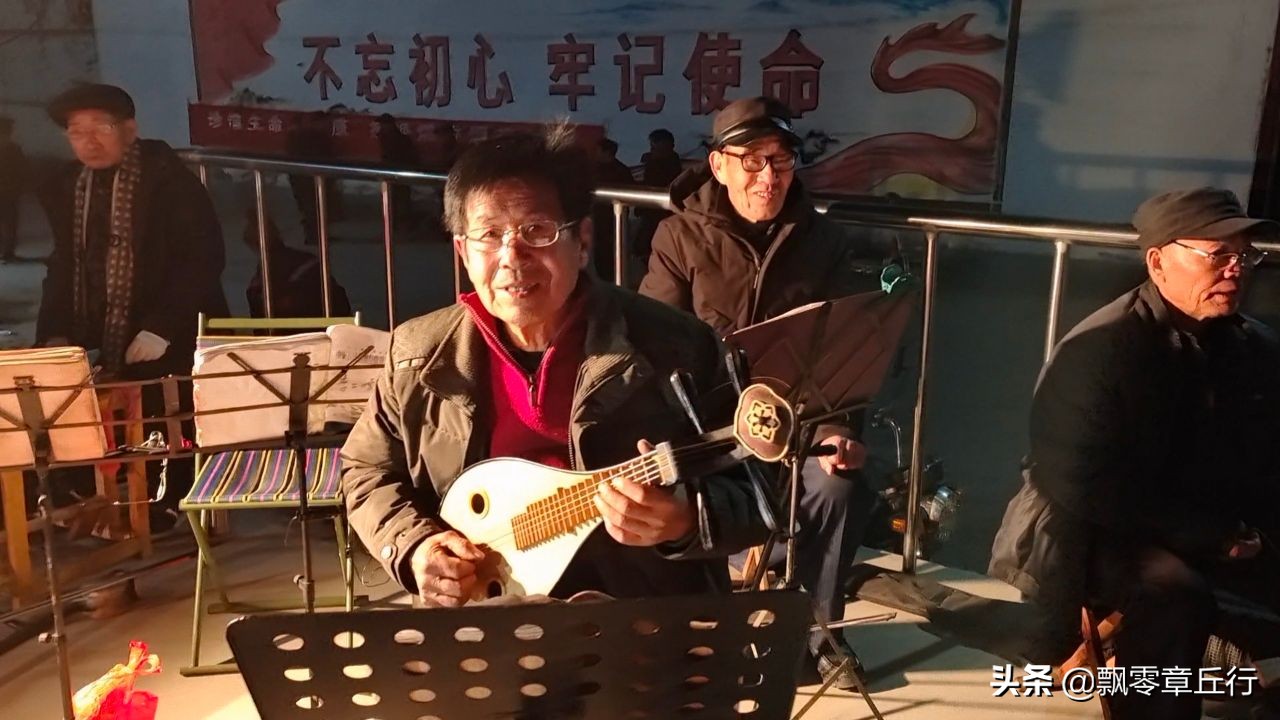 济南章丘相公庄：有个“岁数不小”的戏迷自发成立的草根庄户剧团