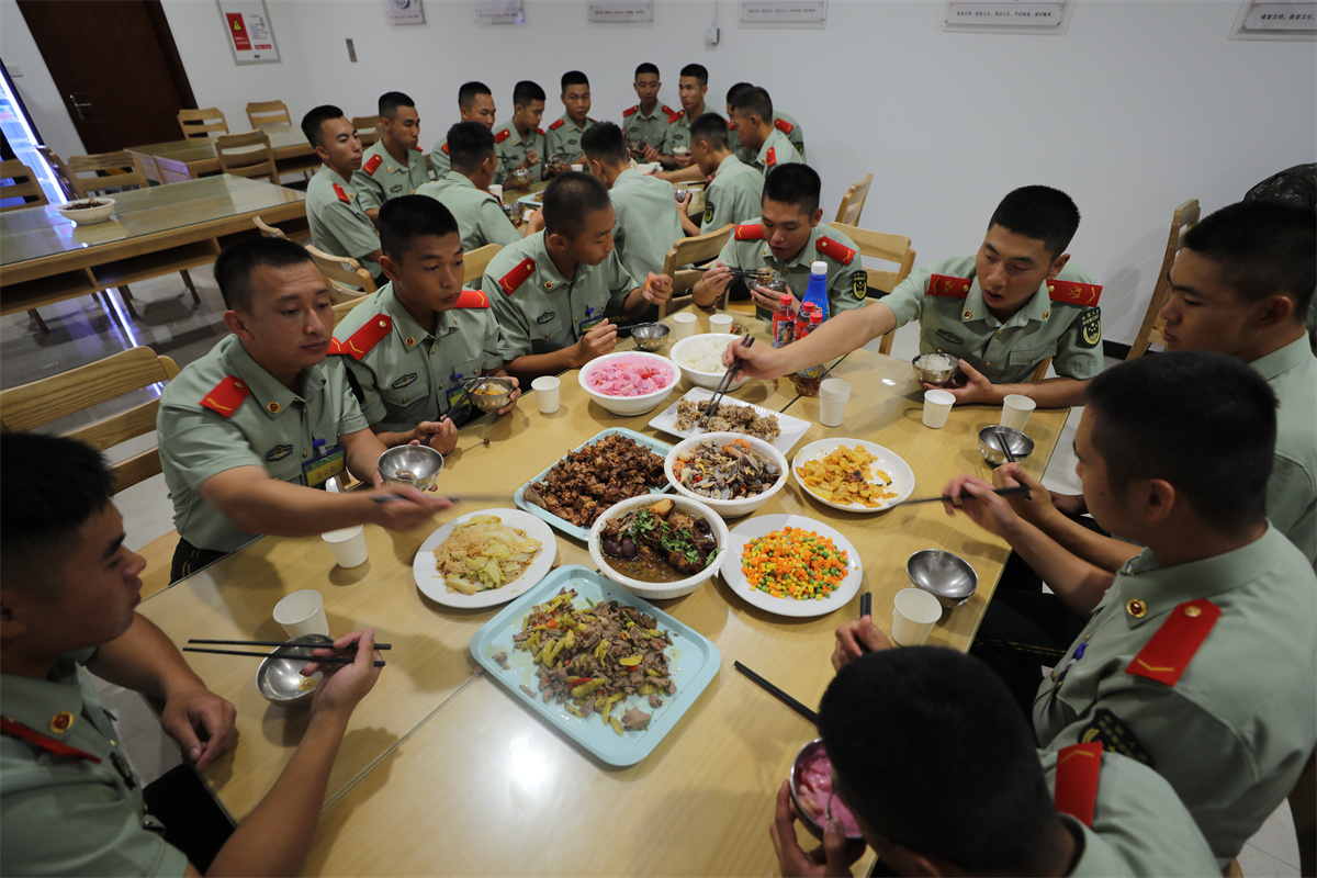 欢迎新同志的加入,欢迎新同志们来到军营