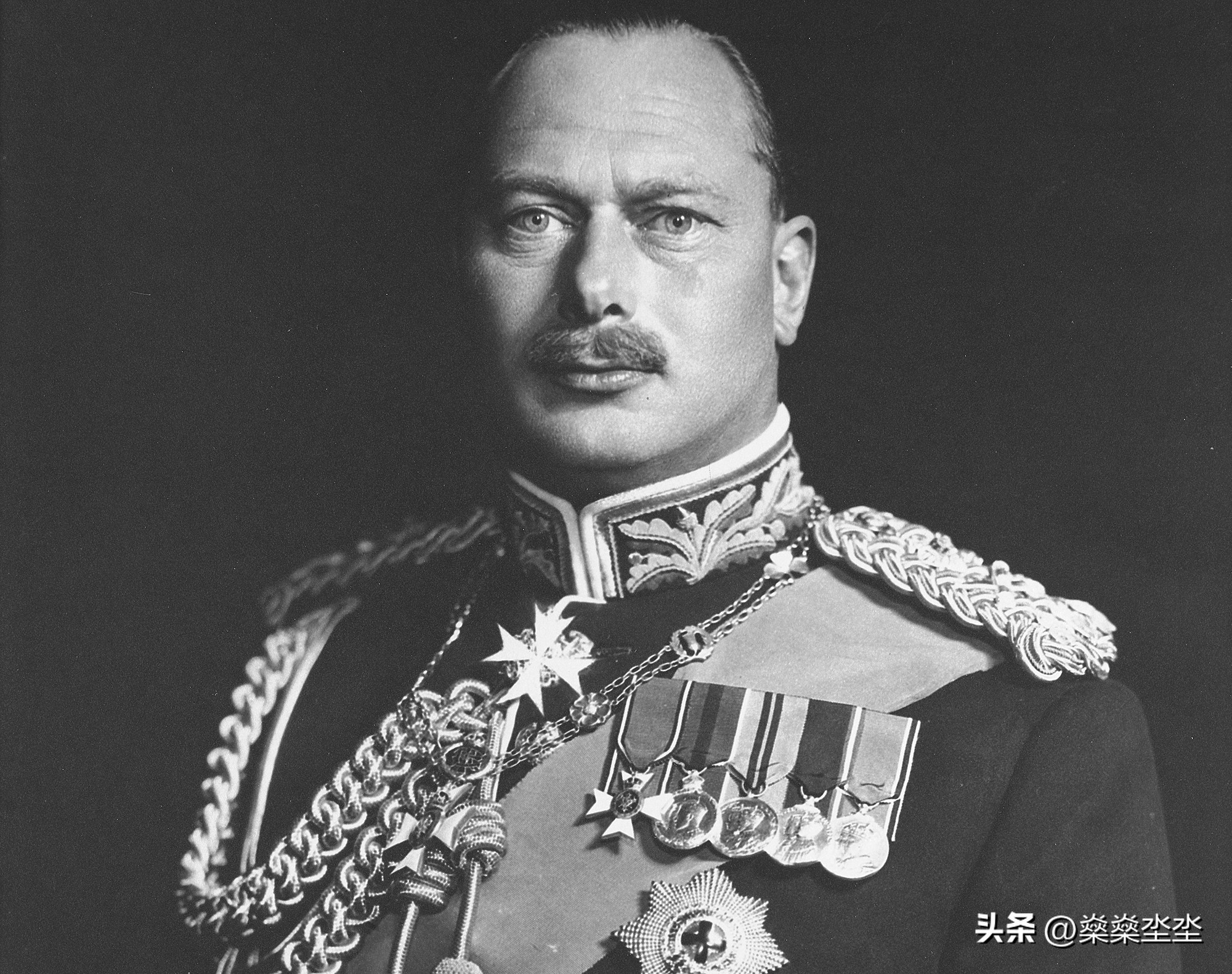 吸血鬼王子爱上一个女人,吸血鬼王子爱上一位人类女孩