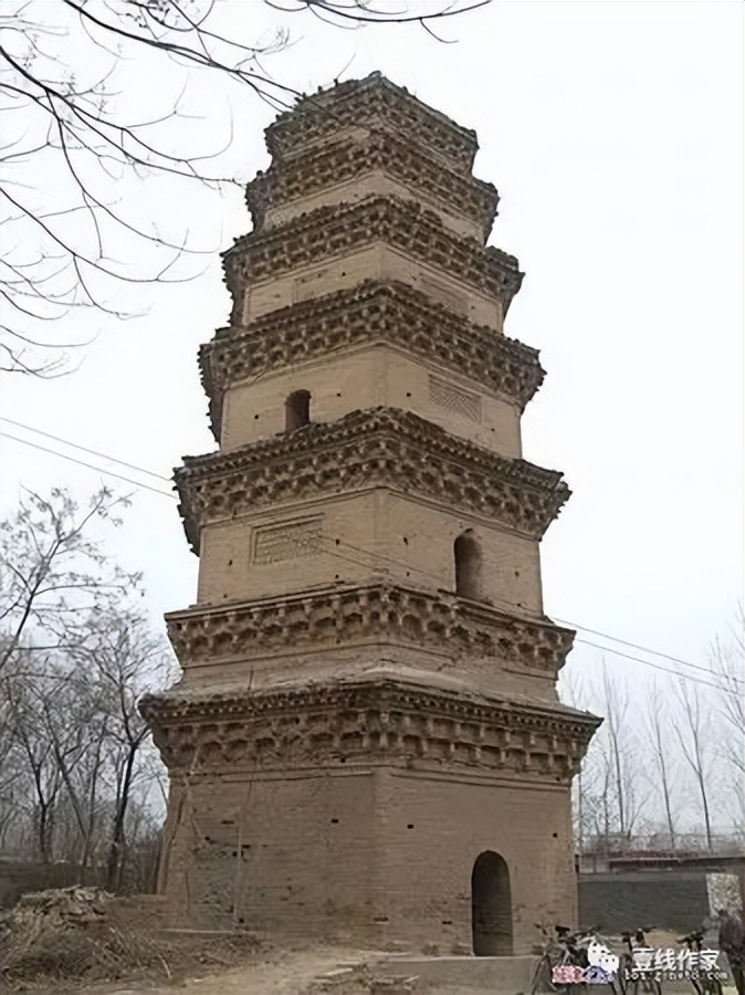 爱莲哭着说：哥，上了大学，别忘了，你是带着咱们俩上大学的