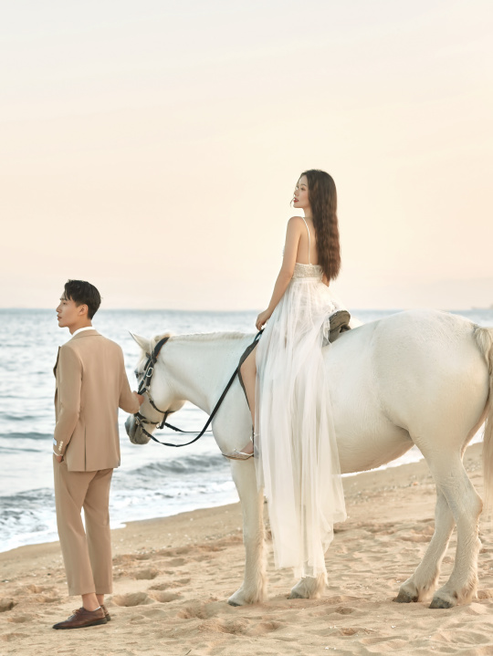 拍婚纱照不会摆pose,拍婚纱照不会摆姿势摄影师会吵吗