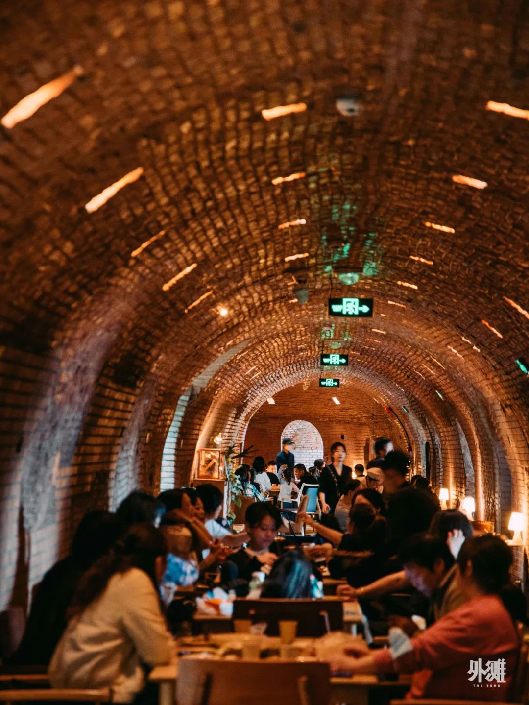 上海新晋热门打卡地，在红砖窑厂里喝咖啡、露营