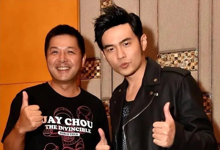 单依纯炎明熹唱歌对比,单依纯和炎明熹唱功对比