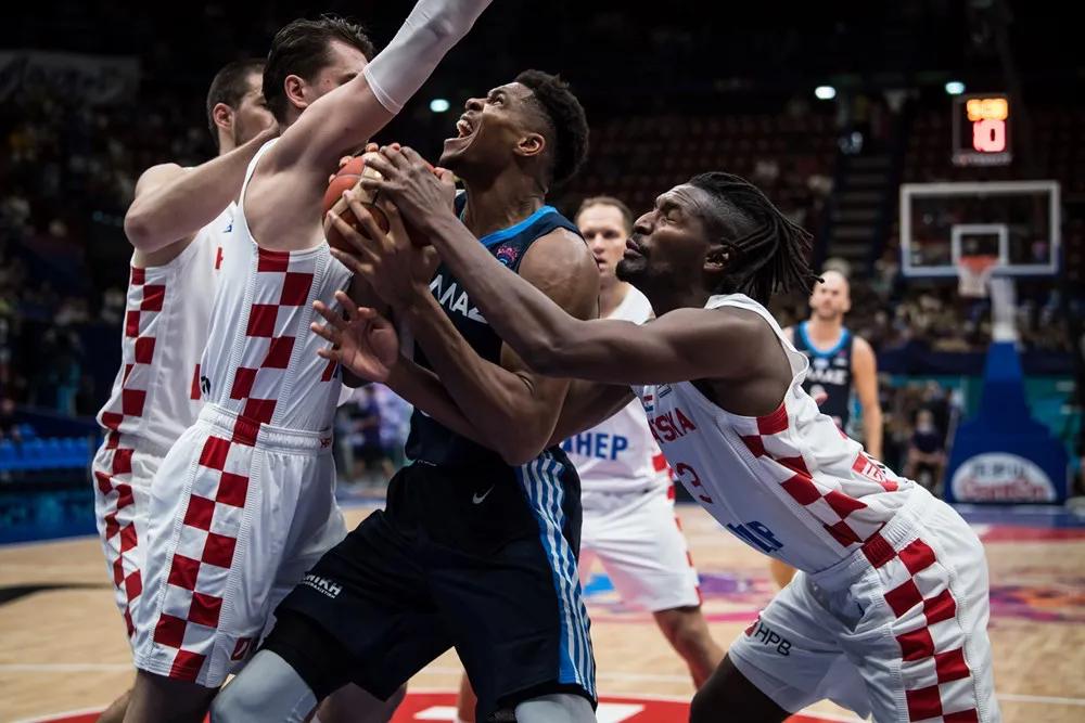 希腊男篮险胜克罗地亚队,字母哥希腊对美国男篮