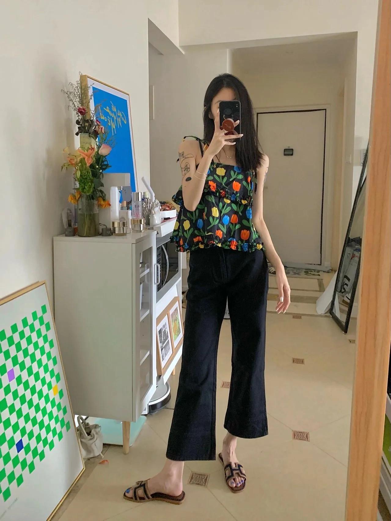 冬季黑上衣搭配什么裤子中年男,燕麦色裤子搭配黑颜色上衣好看