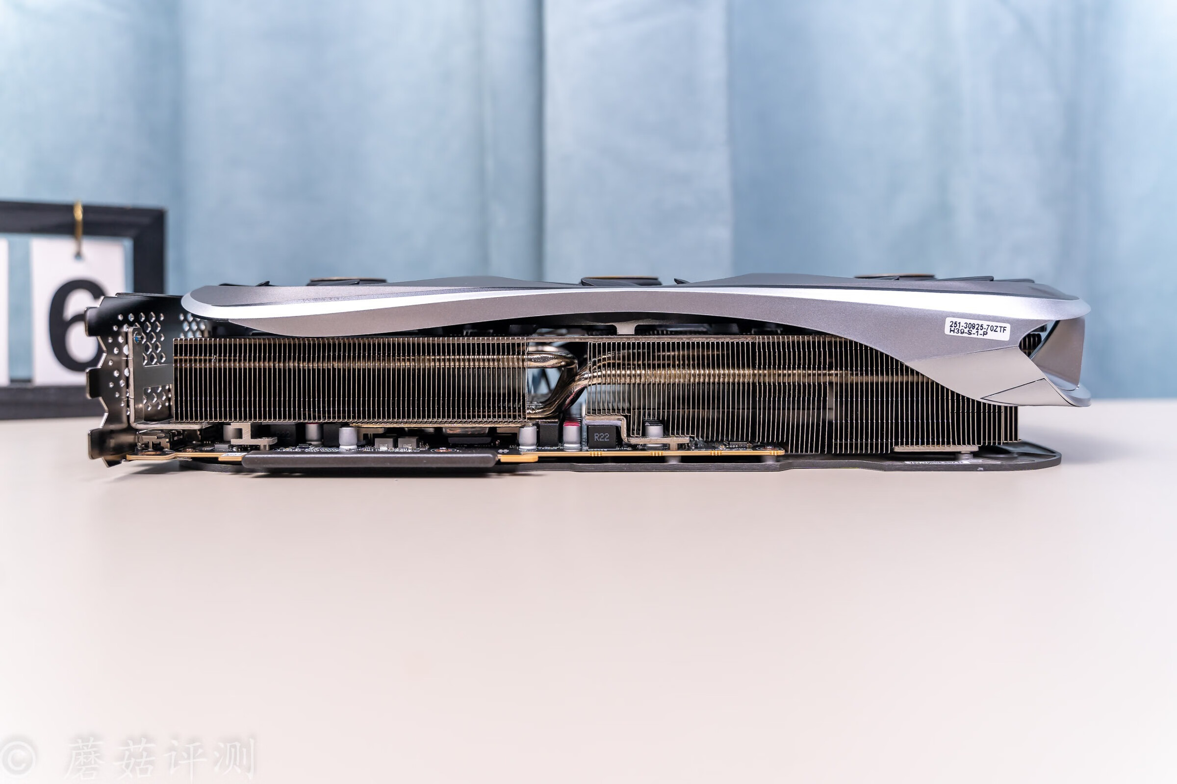 外观精致，散热优秀，适合干活，索泰RTX4090AMP显卡评测
