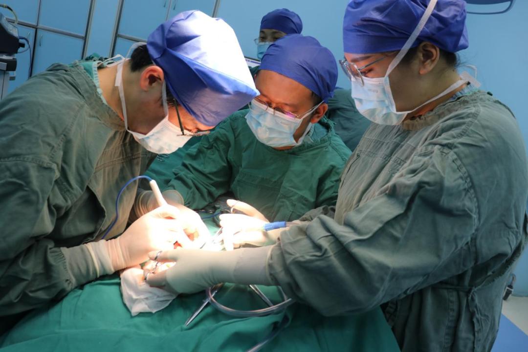 急诊五一我在岗,医务工作者五一我在岗