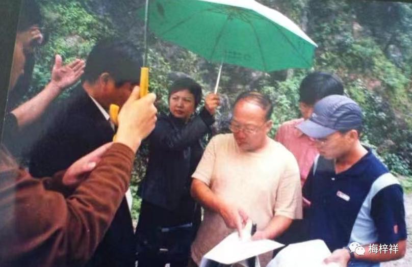 杨建国：连队生活原创/杨建国梅梓祥推荐