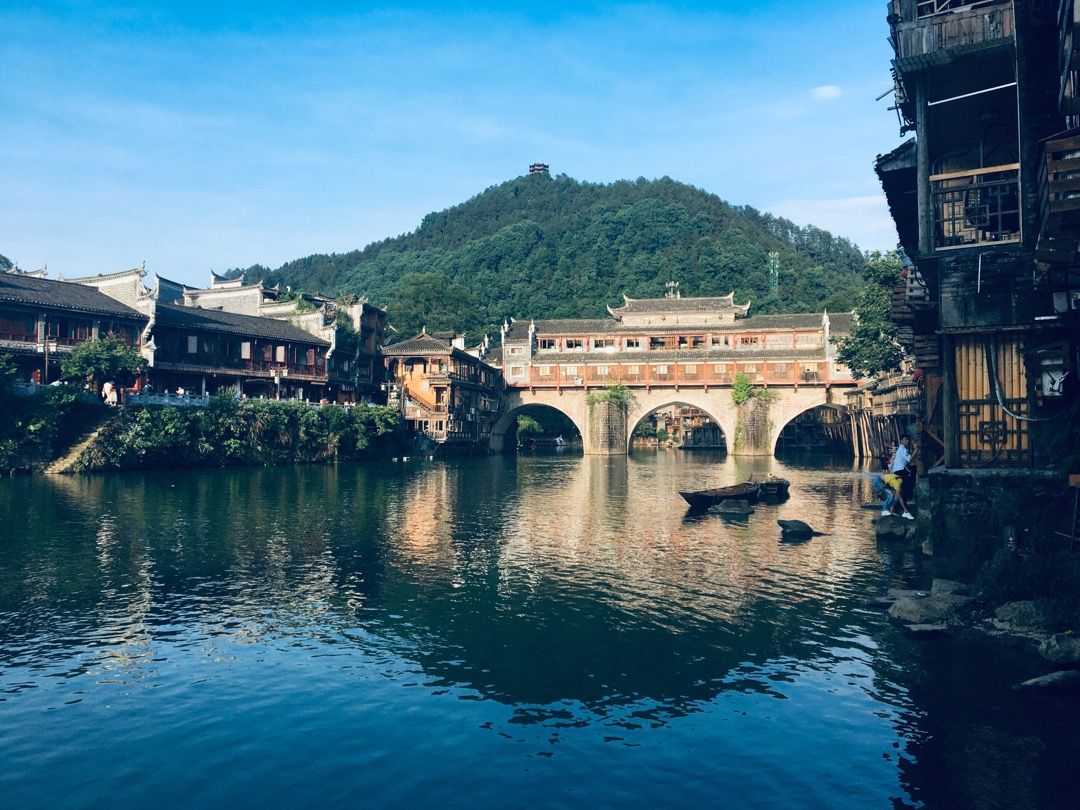 凤凰古城哪些景点需要门票免费,凤凰古城景点历史故事及传说