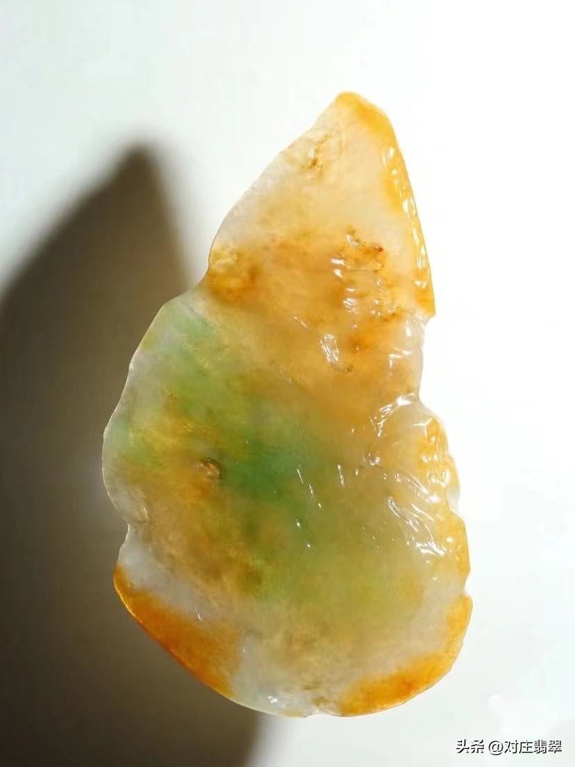 黄色翡翠原石值钱吗,黄色冰种翡翠值不值钱