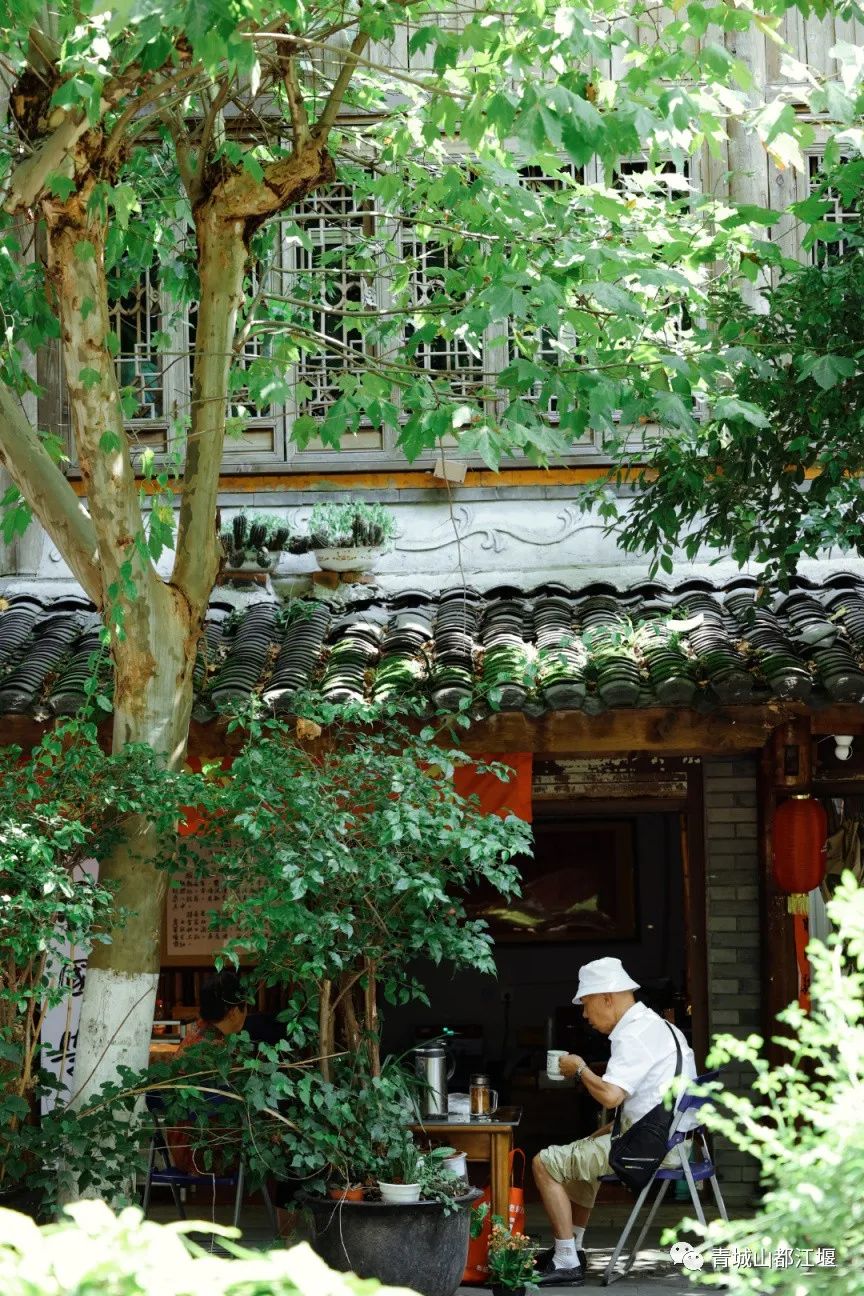 好玩的地方都江堰,来到都江堰晚上好耍的地方