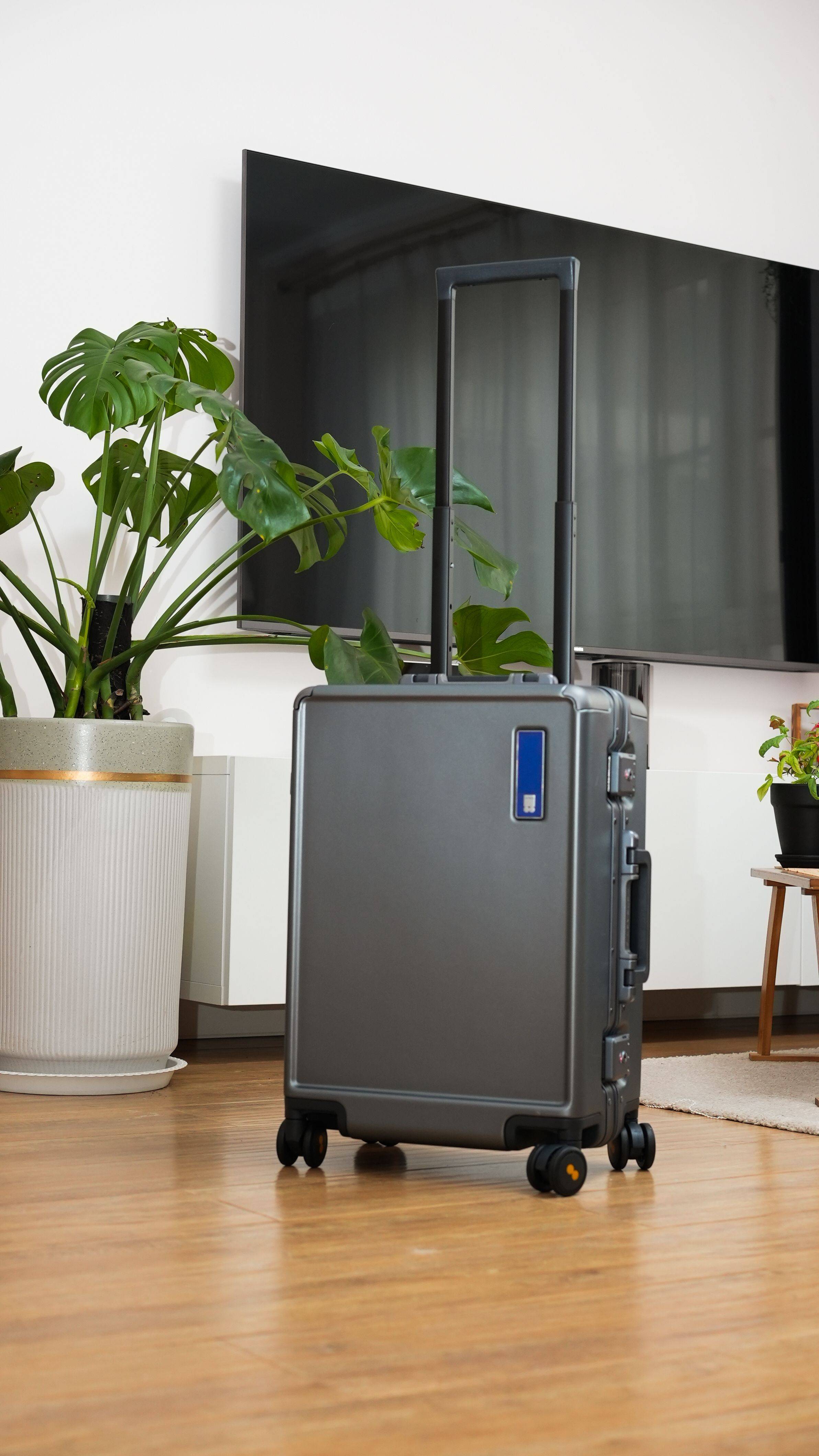 外交官行李箱和地平线8号哪个好 (3天旅行适合多大的行李箱)