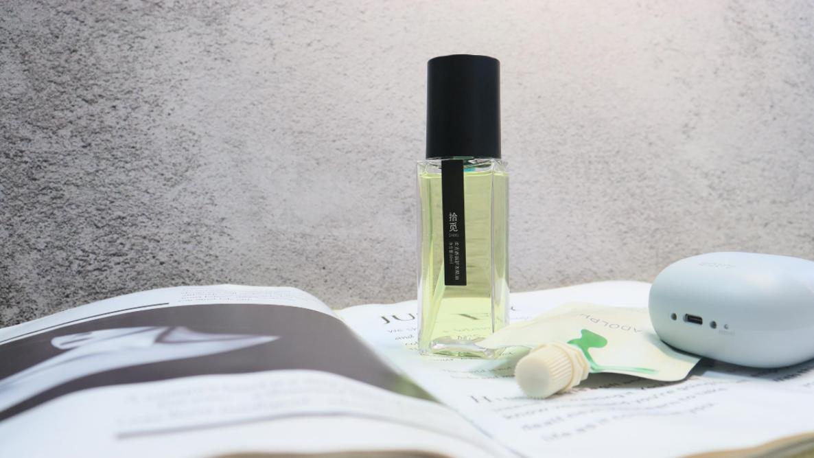 头发刘海翘起来怎么扎,头发毛躁怎么打理刘海