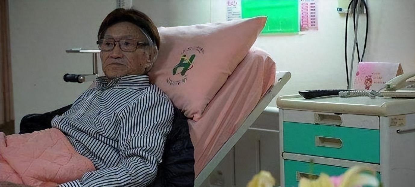 台湾名嘴安乐死视频曝光：家人围坐身旁，喝完药“睡”在儿子怀中