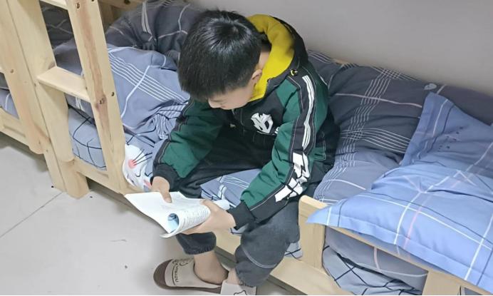 听希望故事,听新世纪故事写感悟作文