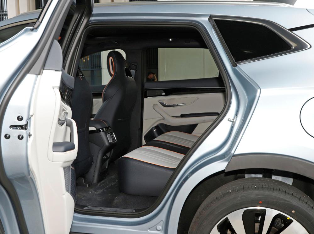 比亚迪最新款suv曝光,比亚迪续航1000km纯电动汽车suv