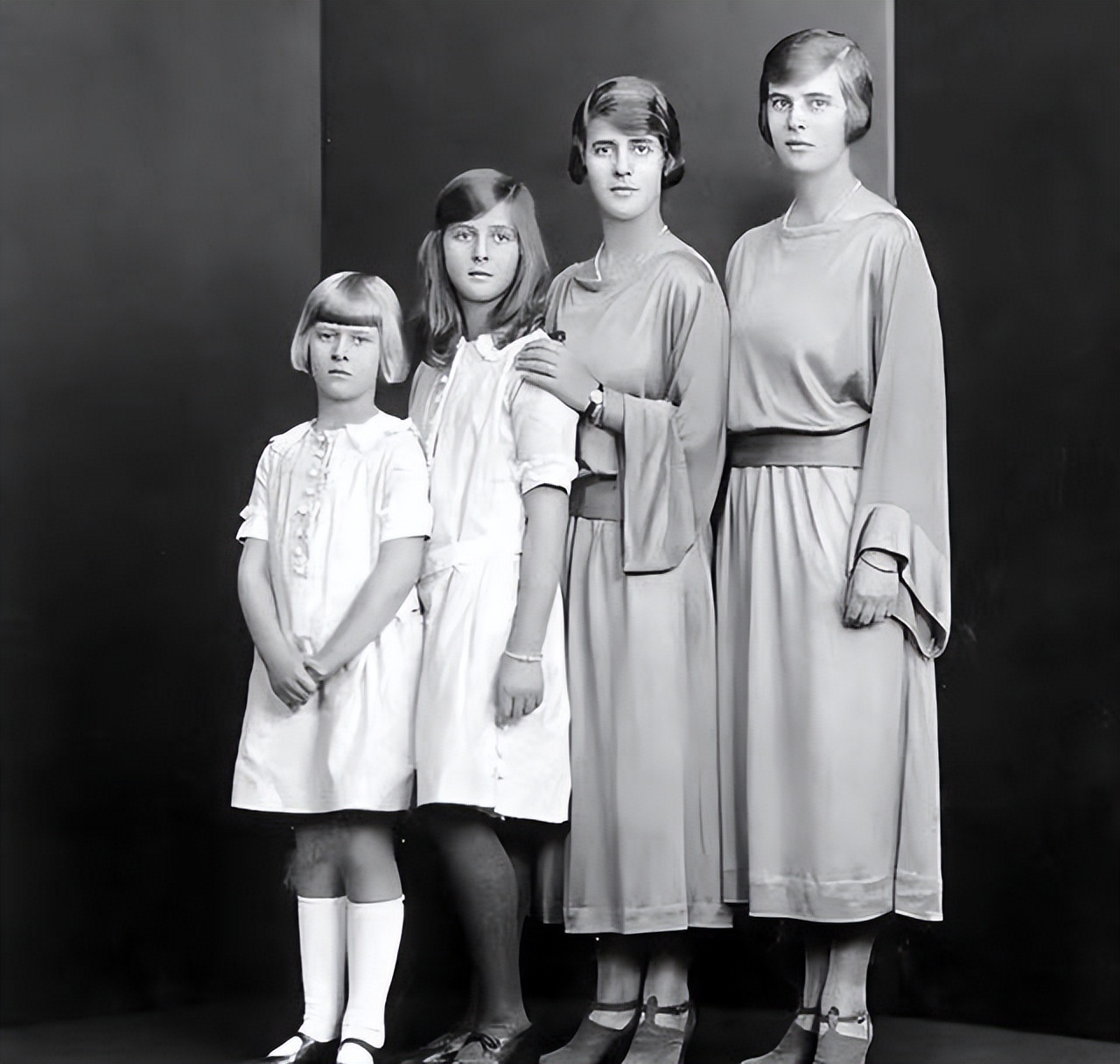 菲利普亲王的苦命母亲,菲利普亲王苦命却伟大的母亲