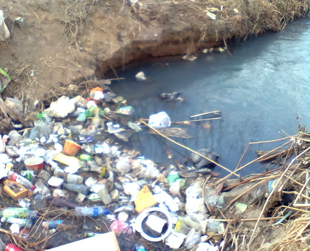 农妇洗衣服,农妇河边洗衣服引争议