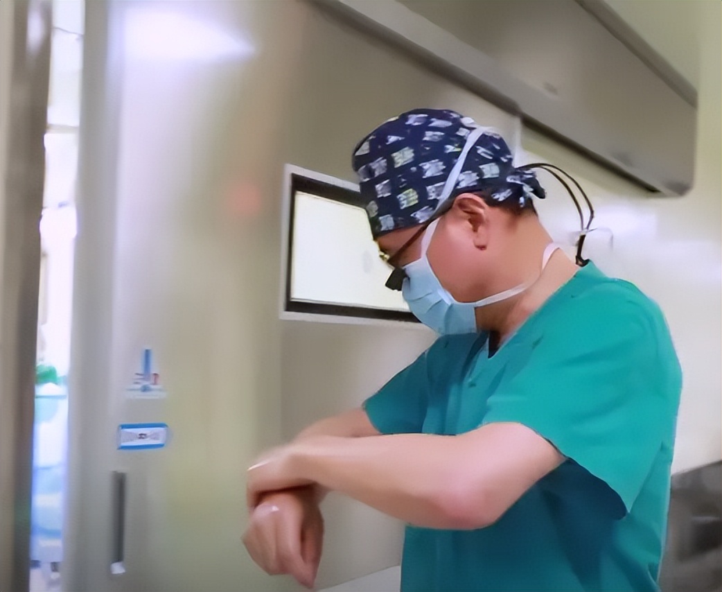 20岁女孩患虫癌死亡,少女患虫癌