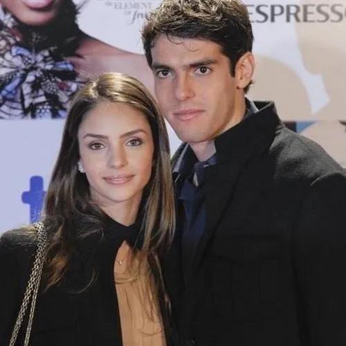 世界足球明星哪位妻子最漂亮,世界足球明星谁的女友最漂亮