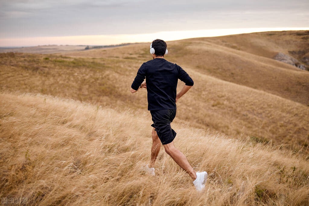 我问荷花借一叶随着涟漪来你身边我不惊动你妹妹你是夜空的星静谧