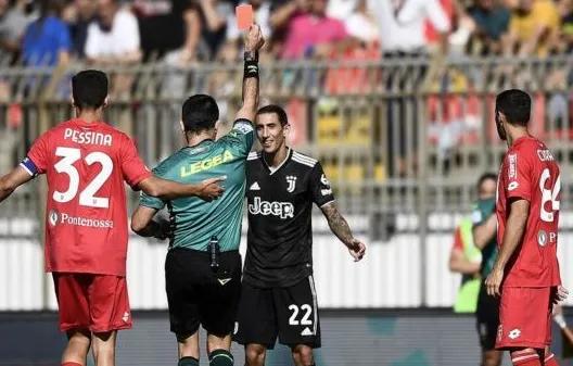 足球是圆的,足球是圆的下一句是啥