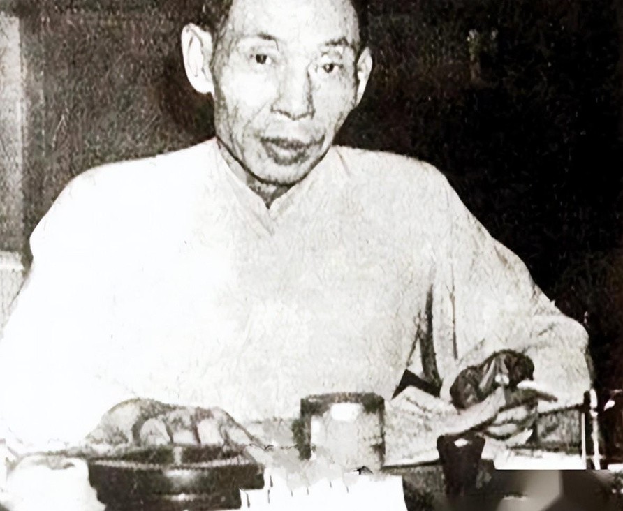 杜月笙墓为什么不能葬在上海,台湾杜月笙墓