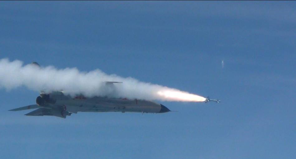 战斗机为轰炸机护航,空战群英战斗机护航