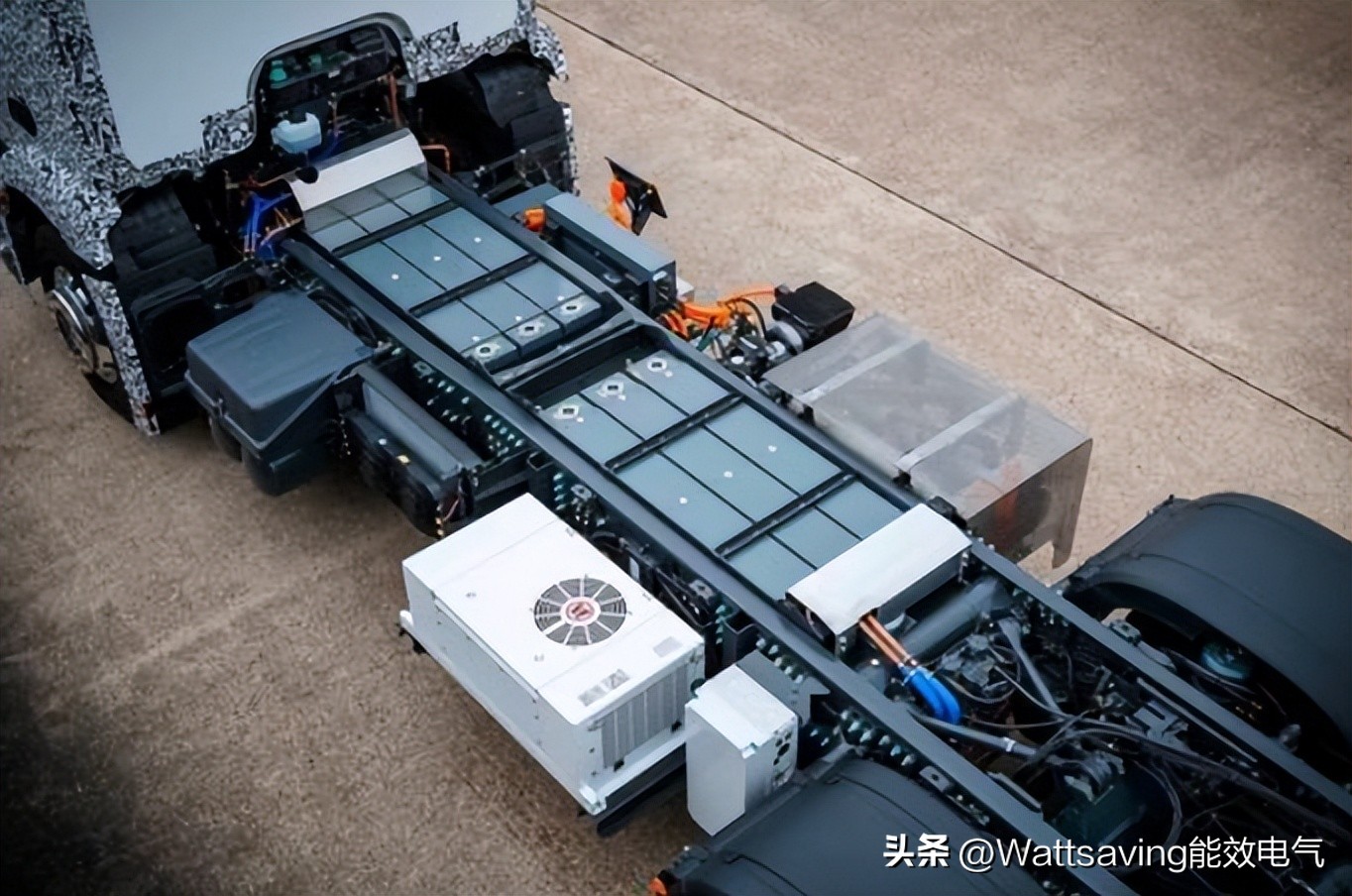 汽车动力电池充放电次数,动力电池同时充放电