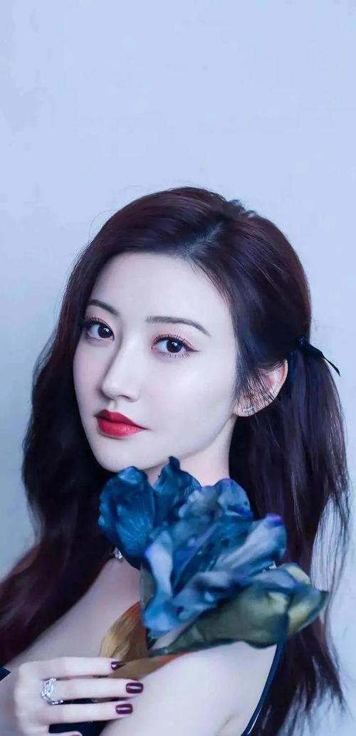 叶皇玛丽娜身高,叶皇扮演者玛丽娜眼睛