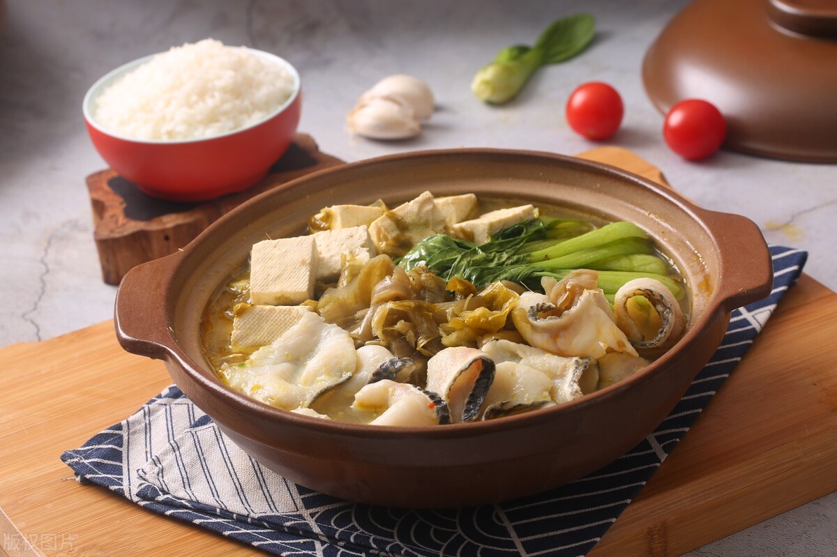 砂锅煲汤和普通锅的区别,煲汤用什么砂锅比较好