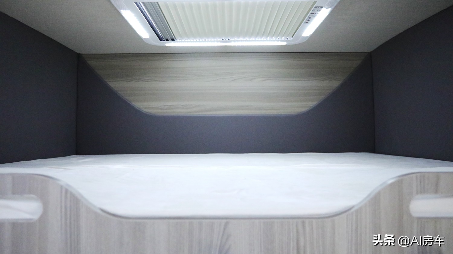 大型房车国产睡十人,目前国内最好的轻卡房车