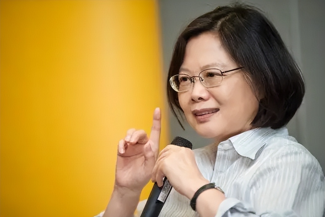 蔡英文窜美，美400枚鱼叉导弹提前交付，台专家：蔡英文错估美国