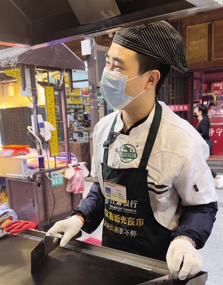 记录夜市摆摊生活的点点滴滴,夜市摆摊生活的点点滴滴